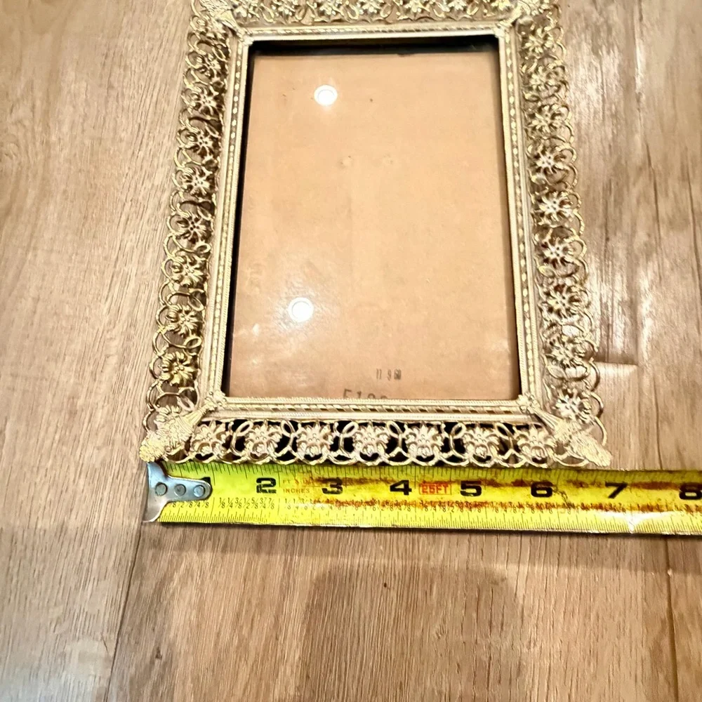 VTG MCM Ornate Filigree Gold Tone Metal Brass Picture Photo Frame‎ 4” X 6”